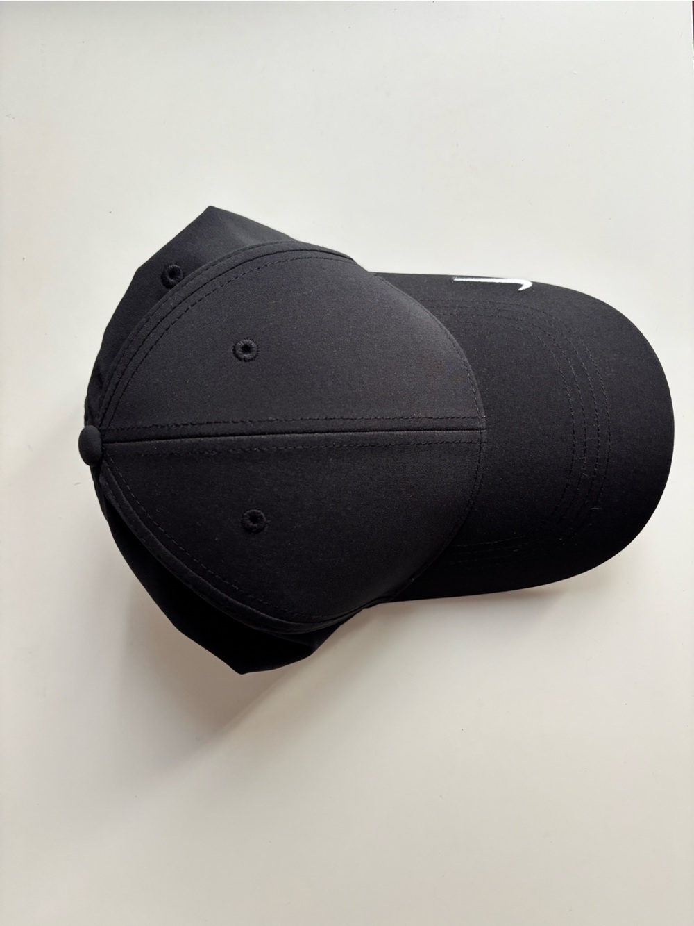Nike cap hat very new white logo